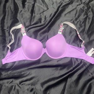 Victoria Secret Lightly lined t-shirt Demi